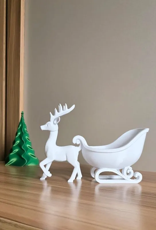 Trenó Decorativo de Natal com Rena