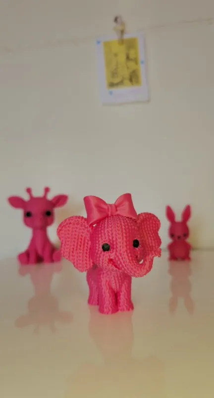 Elefante Decorativo Rosa 3D Estilo Tricô