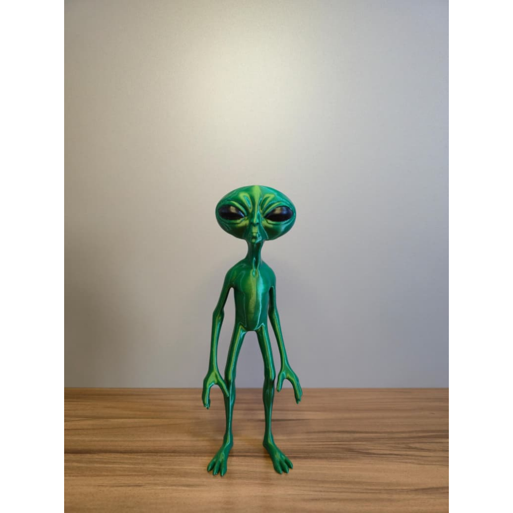 Estatueta Extraterrestre Verde Metálica Decorativa para Mesa Estante Presente Geek