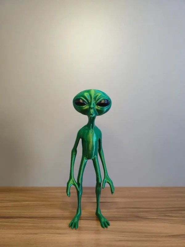 Estatueta Extraterrestre Verde Metálica Decorativa para Mesa Estante Presente Geek