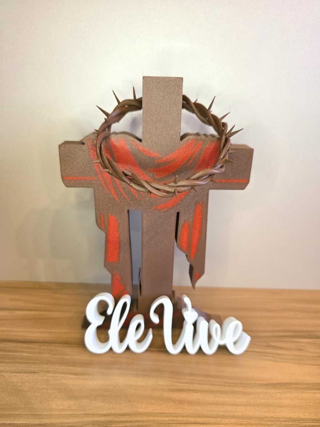 Cruz Decorativa com Coroa de Espinhos e Letreiro “Ele Vive” — Impressão 3D | Religioso