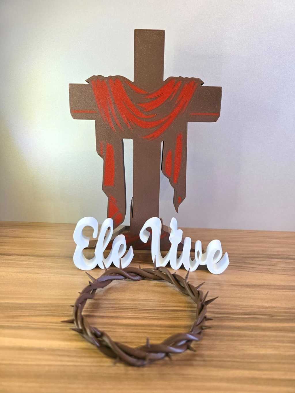 Cruz Decorativa com Coroa de Espinhos e Letreiro “Ele Vive” — Impressão 3D | Religioso  VENDIDOS SEPARADAMENTE .