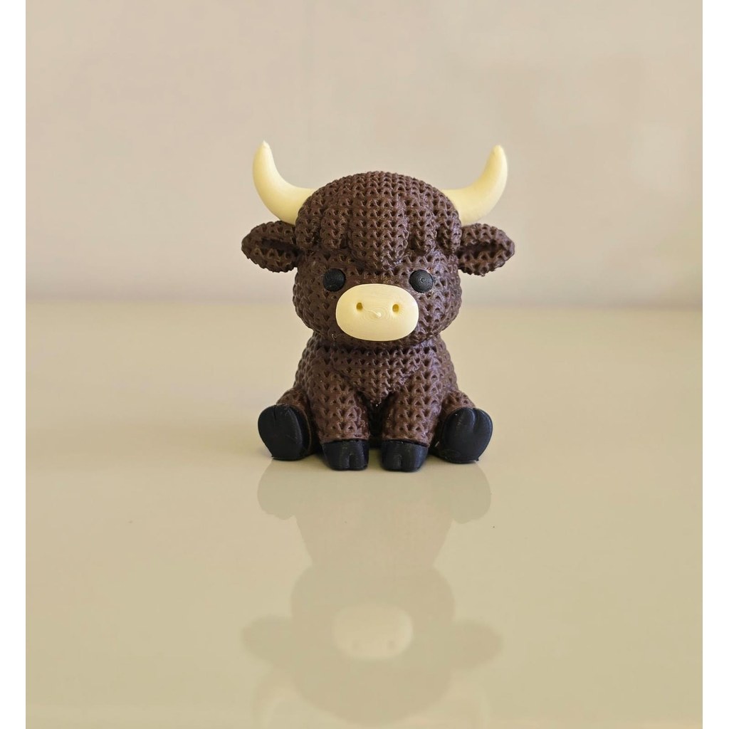 Estatueta Vaquinha Highland Fofa em Impressão 3D para Decoração de Quarto Infantil