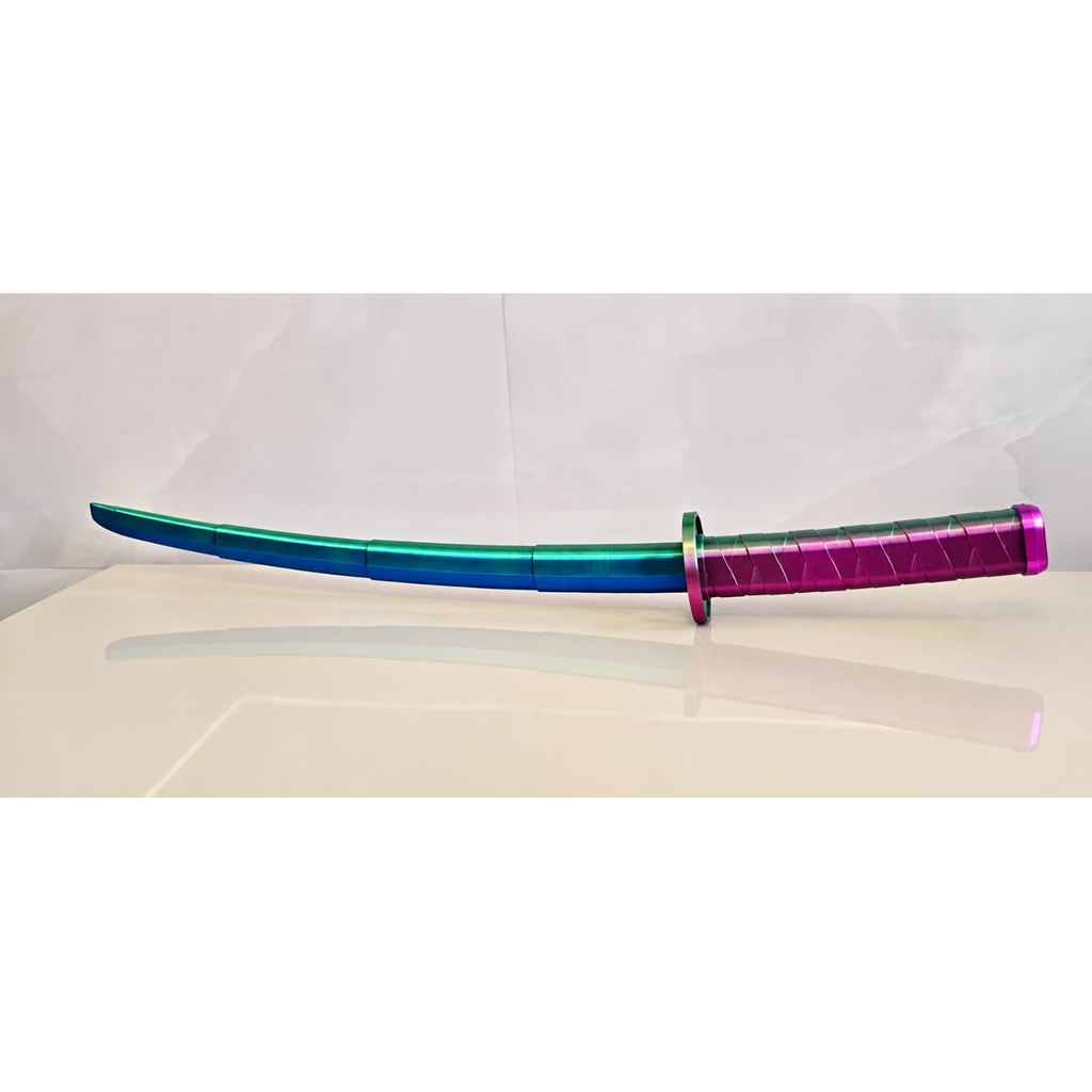 Katana Retrátil Articulada com Lâmina Extensível em Impressão 3D para Cosplay e Coleção