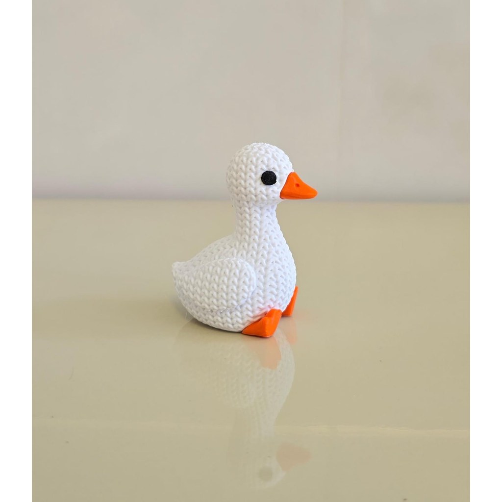 Escultura Decorativa Patinho Fofo Textura Tricô em Impressão 3D para Mesa e Estante