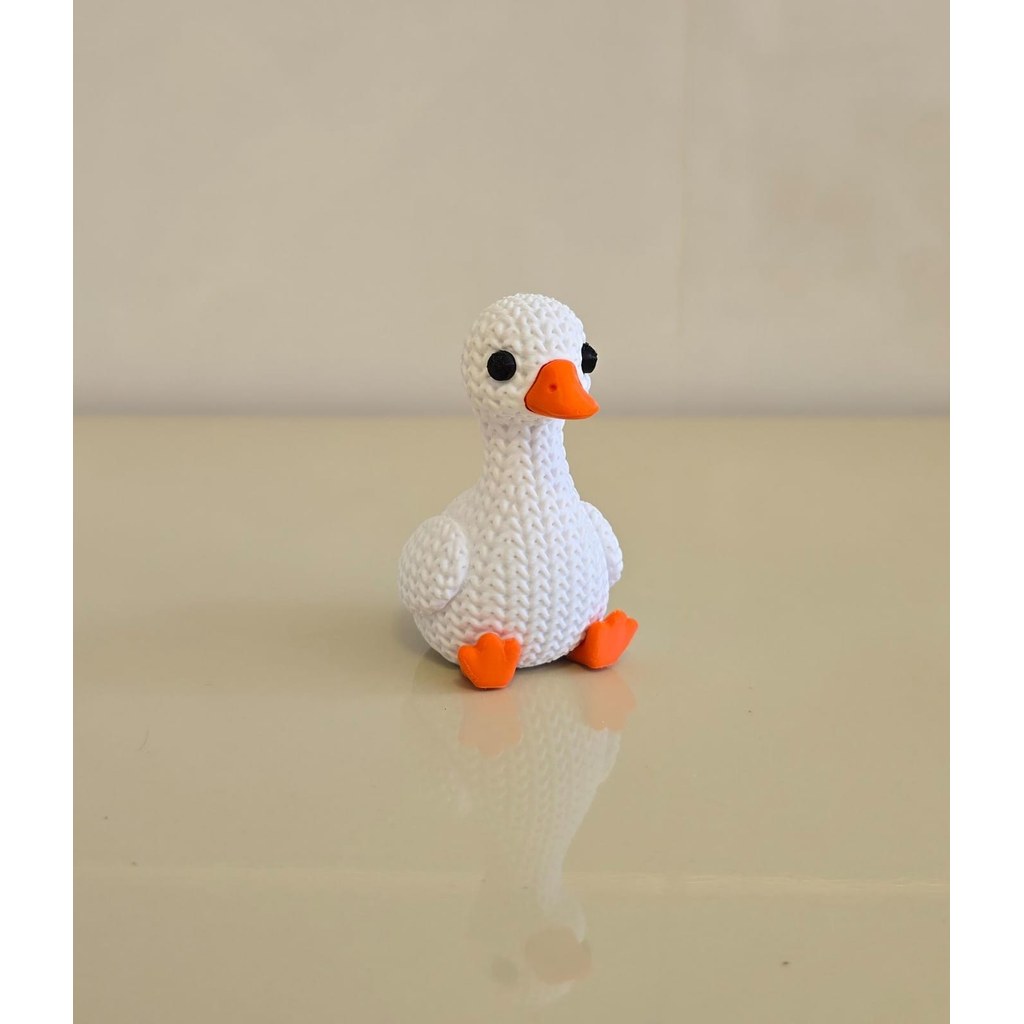 Escultura Decorativa Patinho Fofo Textura Tricô em Impressão 3D para Mesa e Estante