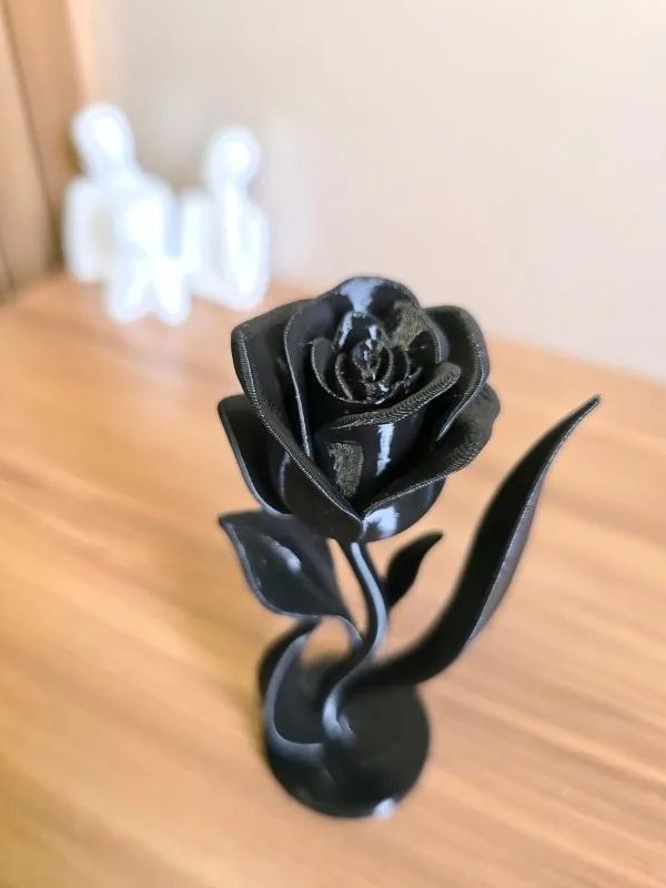 Escultura Rosa - Elegante e Contemporânea