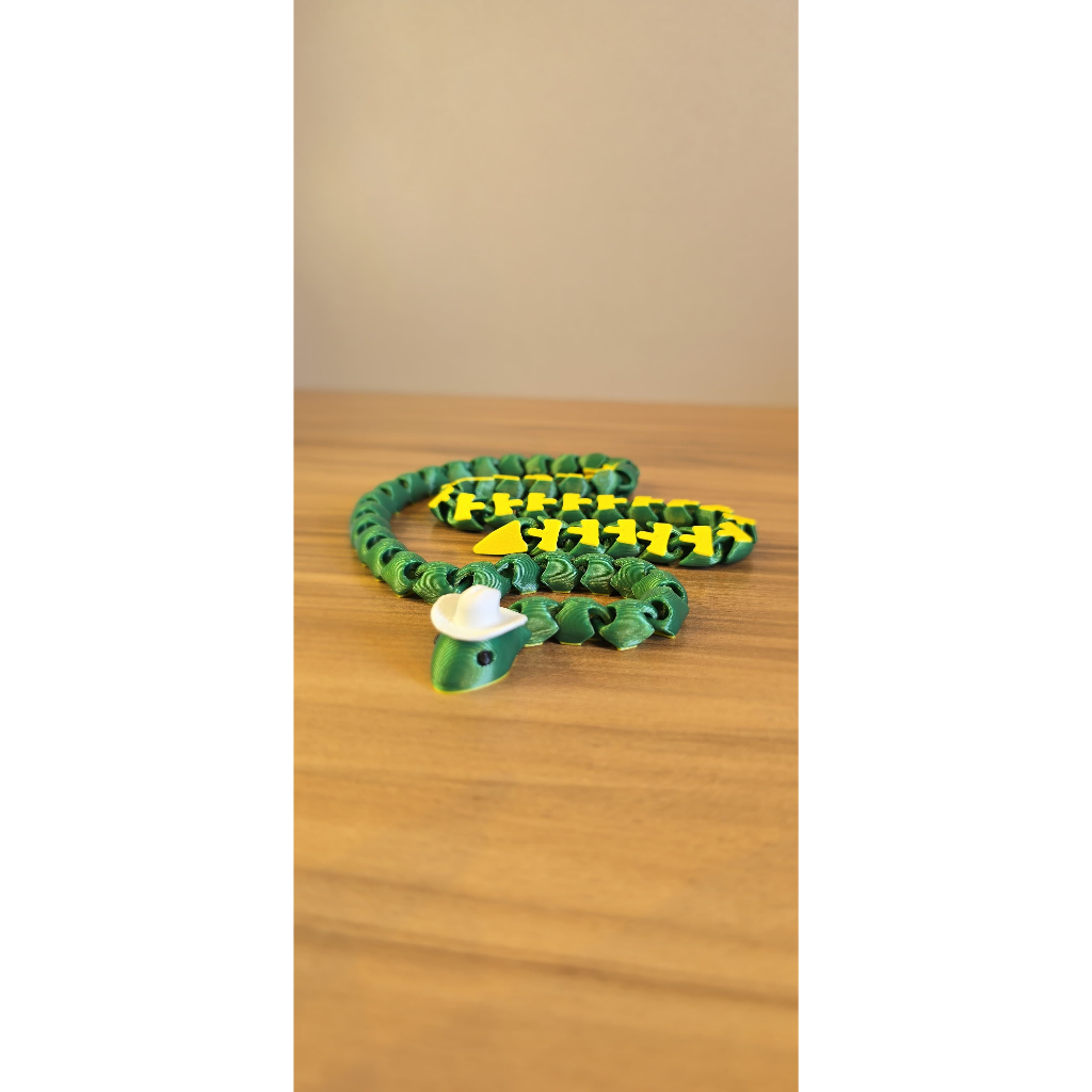 Cobra Articulada 3D com Chapéu Fidget Sensorial Flexível Decorativa