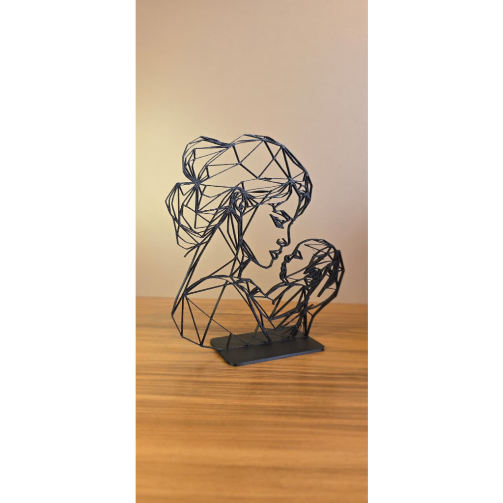 Escultura Mãe e Filho Geométrica Decorativa | Arte Moderna em Impressão 3D