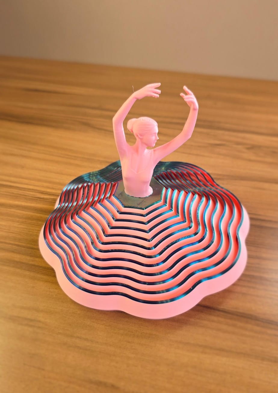 Escultura Bailarina Sensorial Decorativa Moderna Estatueta 3D Design Elegante para Mesa e Ambiente