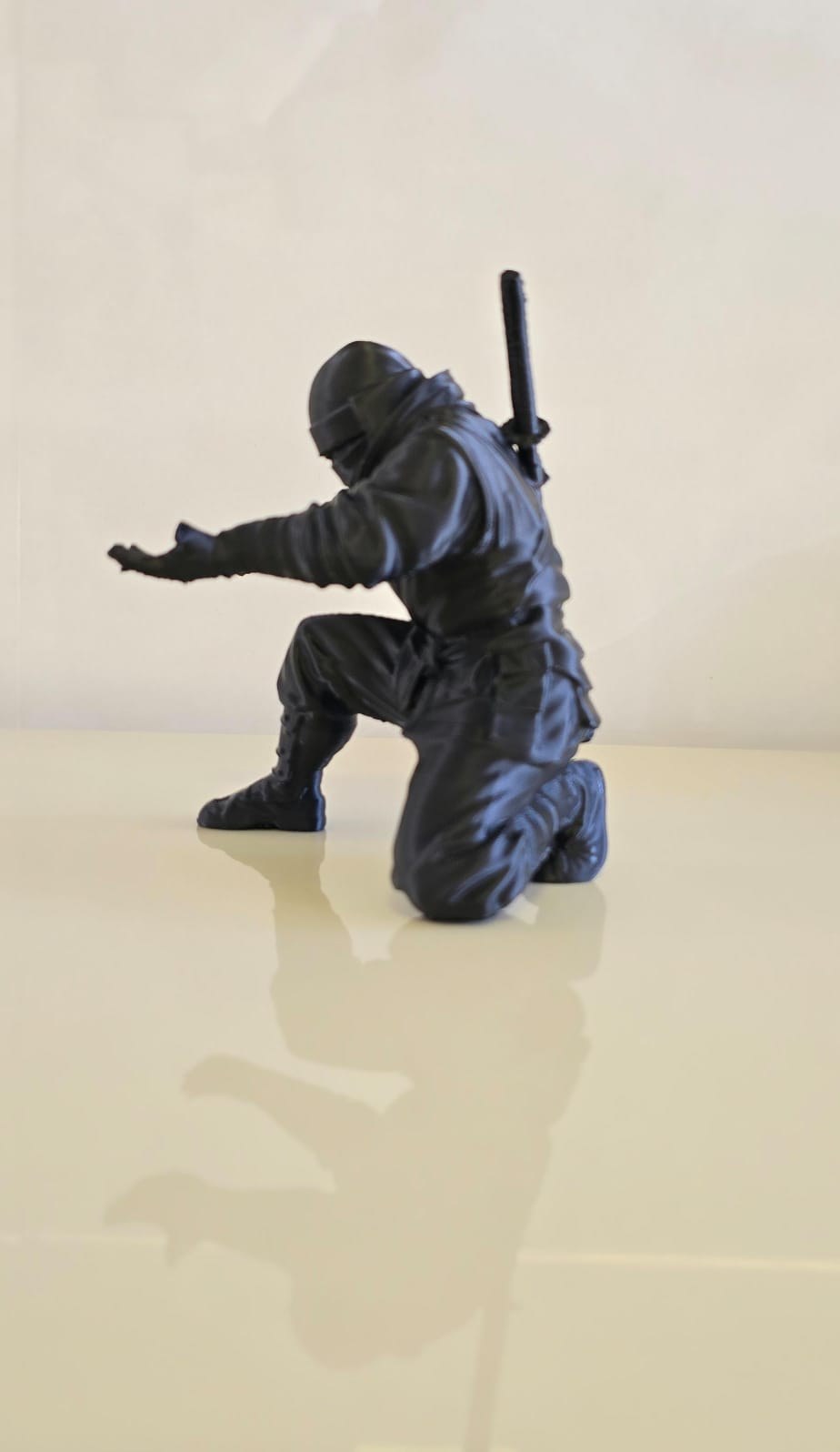 Suporte de Caneta Ninja Samurai Estatueta Decorativa Mesa Escritório Design Exclusivo