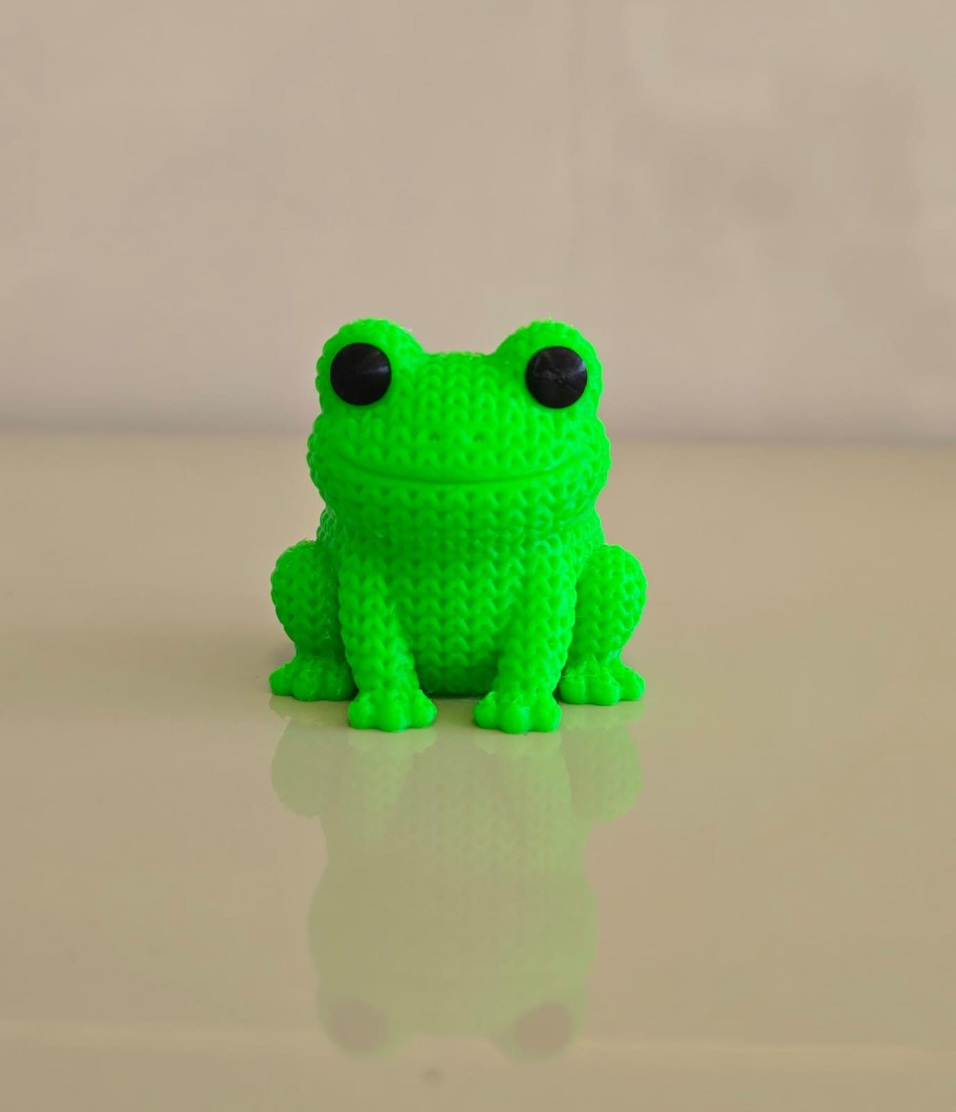 Mini Escultura de Sapinho Fofo Texturizado em Impressão 3D para Decoração Infantil