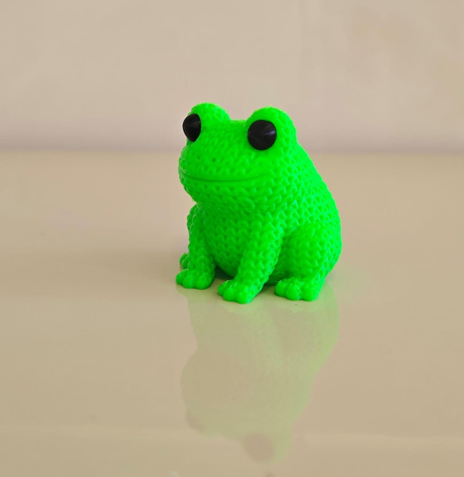 Mini Escultura de Sapinho Fofo Texturizado em Impressão 3D para Decoração Infantil