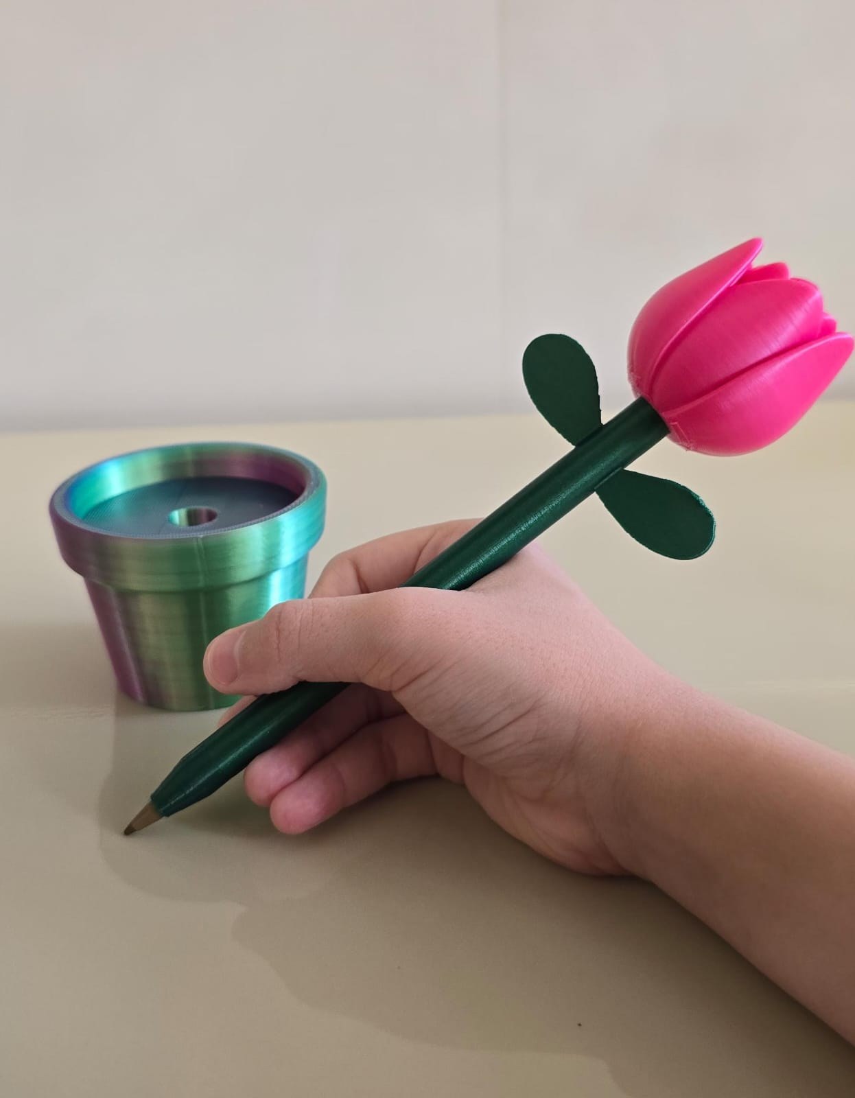 Caneta Flor Tulipa com Porta-Caneta Decorativo Design Criativo em Impressão 3D Elegante