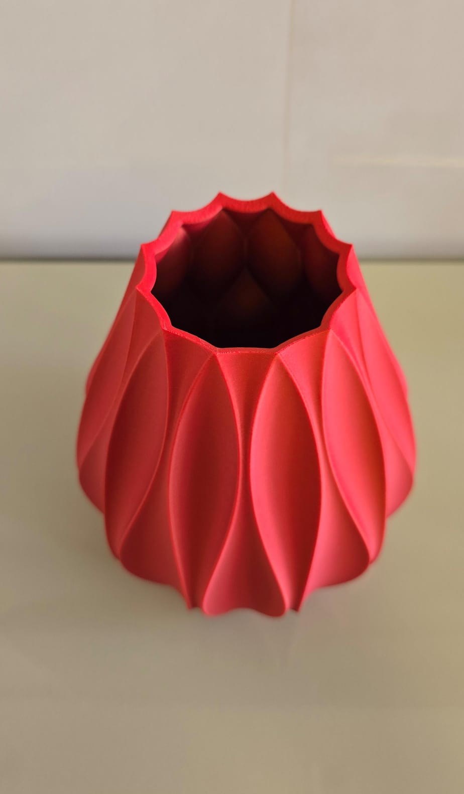 Vaso Decorativo Design Orgânico Ondulado Moderno em Impressão 3D para Sala