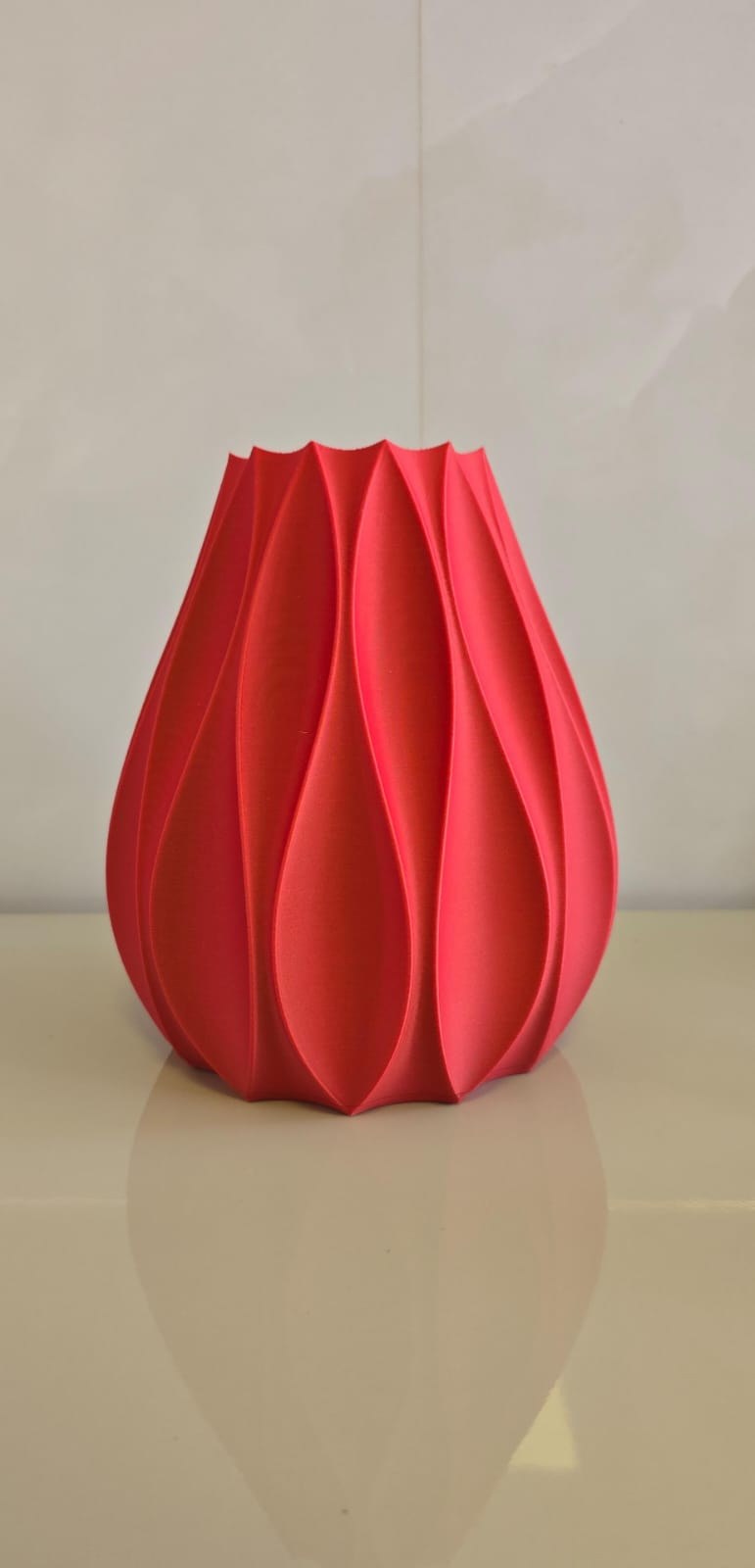 Vaso Decorativo Design Orgânico Ondulado Moderno em Impressão 3D para Sala