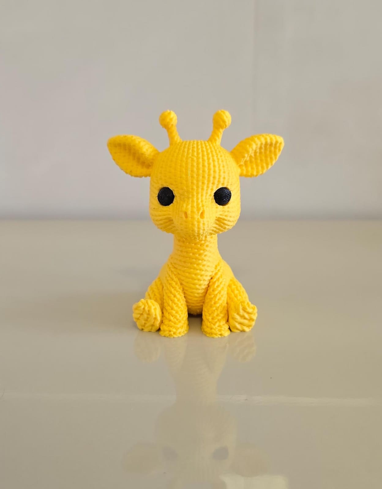 Miniatura Girafa Fofa Texturizada em Impressão 3D para Decoração e Coleção Infantil