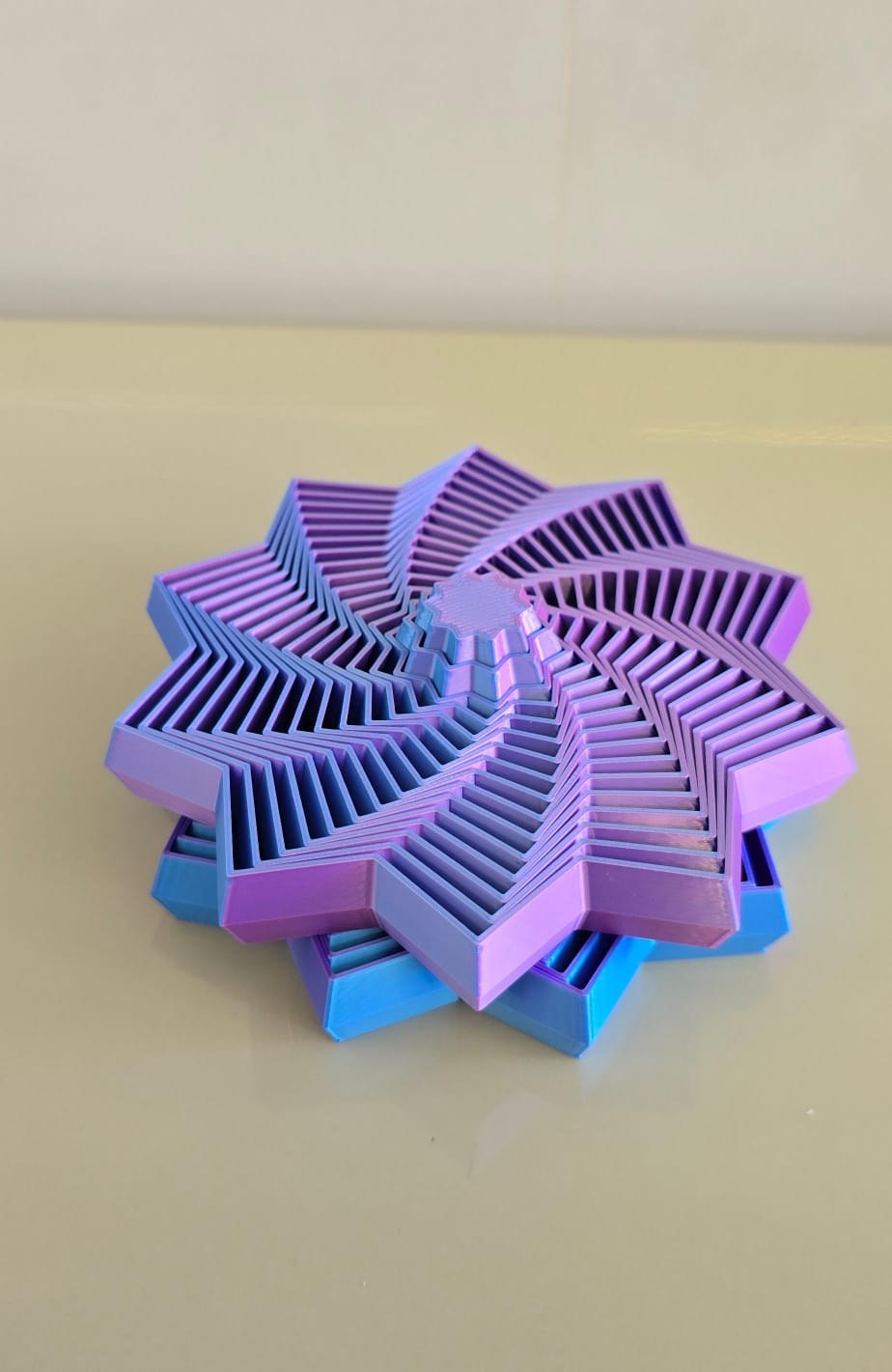 Brinquedo Sensorial 3D Transformável Estrela e Ampulheta com Movimento Relaxante