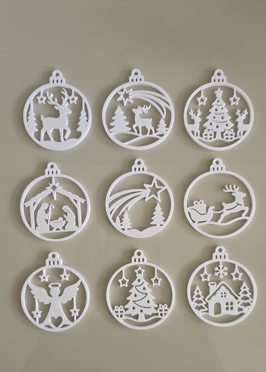 Kit com 9 Ornamentos de Natal Vazados para Árvore com Cenas Festivas em Impressão 3D